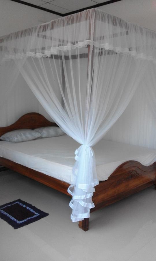 Coco One Holiday Inn มิริสซา ภายนอก รูปภาพ